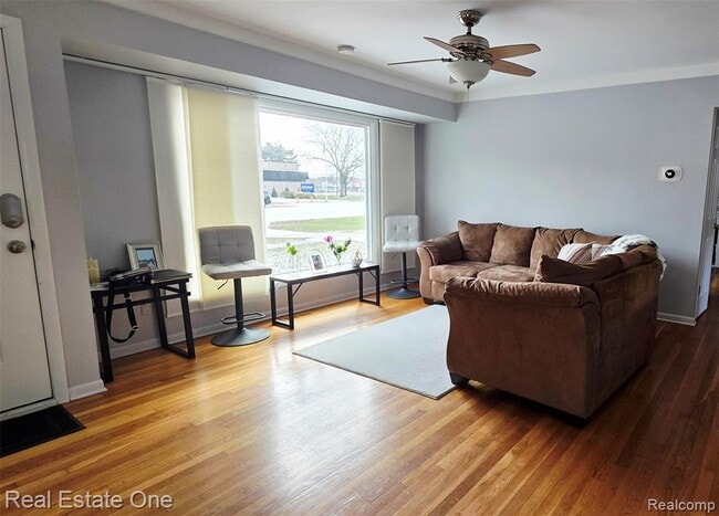 Photo - 4217 Crooks Rd