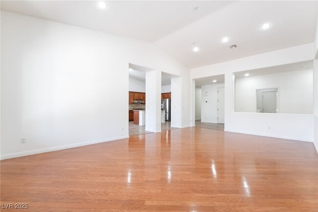 Photo - 8028 Flambeau St