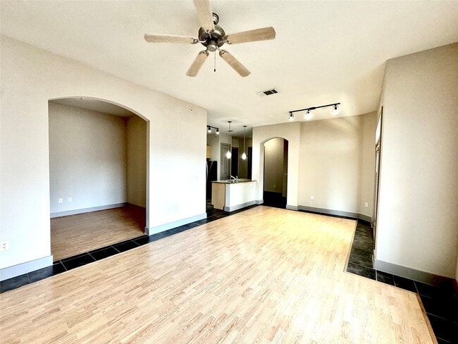 Building Photo - 3660 Richmond Ave. Unit 109 Rental