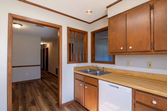 Photo - 123 Charlotte Ave