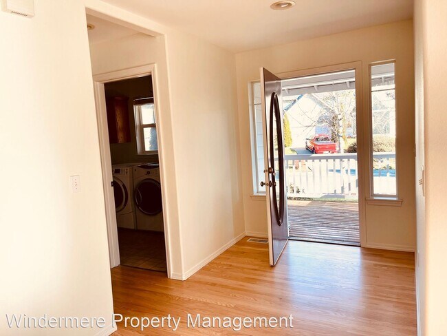 Photo - 3 br, 2.5 bath House - 1268 NE Cameo Ct