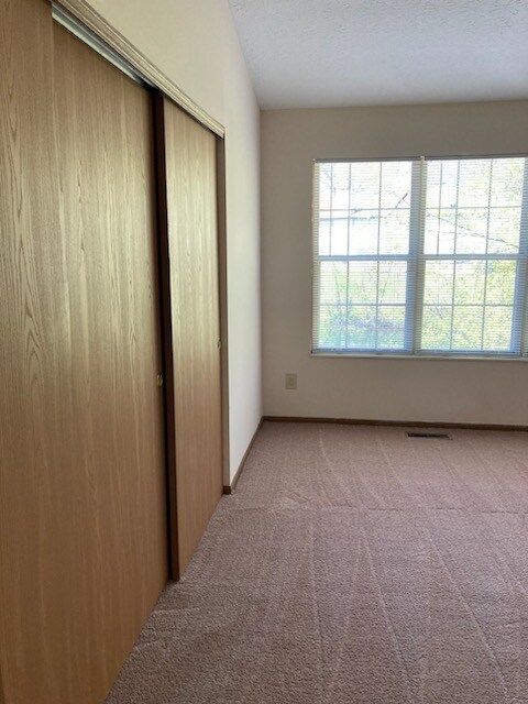 Photo - 6012 Godown Rd