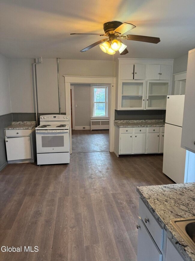 Photo - 8 Farrell St