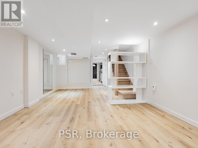 Photo - 371 McRoberts Ave