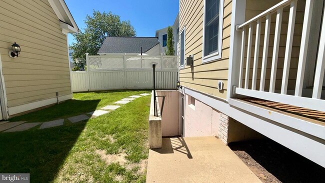 Photo - 817 Linslade St Unit LL