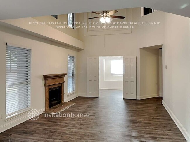 Photo - 921 Mockingbird Dr