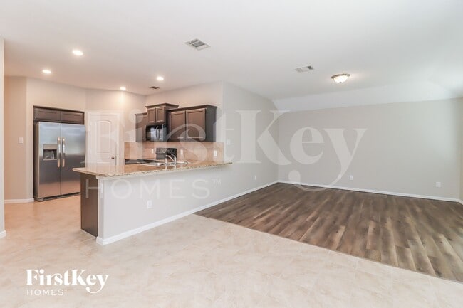 Photo - 704 Walls Blvd