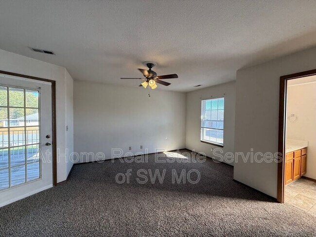 Photo - 873 N 22nd St