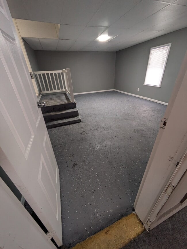 Photo - 4405 Silvis Rd