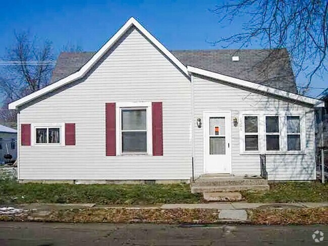 Building Photo - Lots of Natural Light Rental