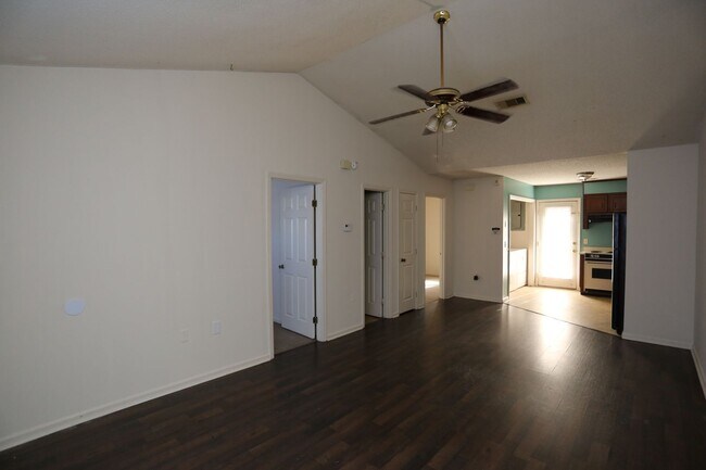 Photo - 140 Lanier Dr Unit 126