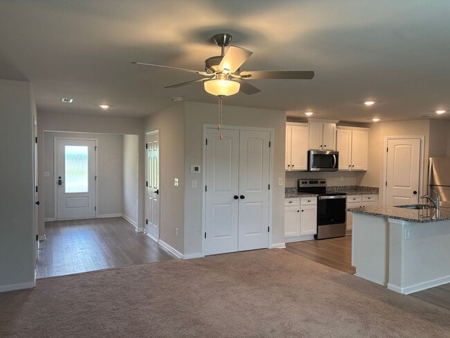 Photo - Beautiful 4 Bedroom 2.5 Bath House with Fenced Yard Available! Pet Friendly!