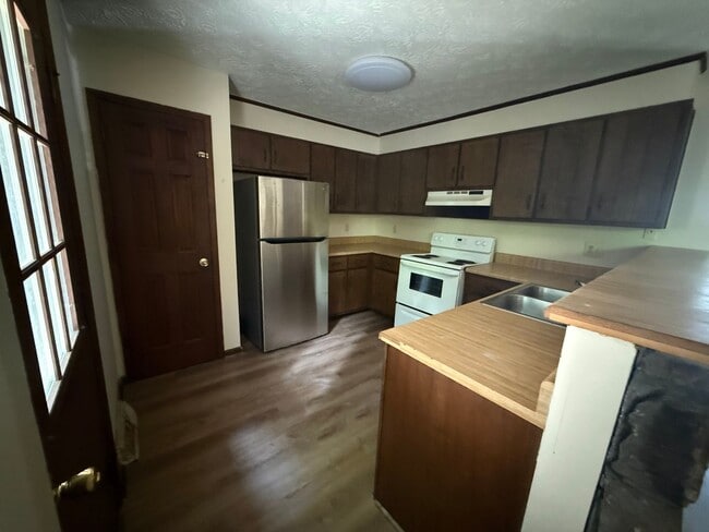Photo - 686/688 Old Summerville Rd Unit 686 Old Summerville Rd