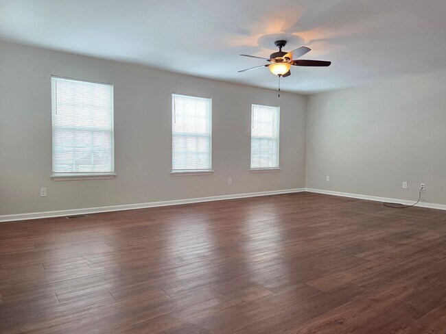 Photo - Move In Special!