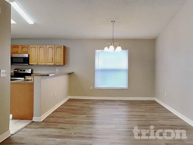Photo - 914 Whisper Lake Dr