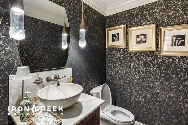 Photo - 515 Crowfields Ln