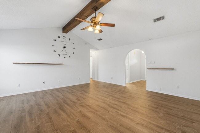 Photo - Great location in Sherwood