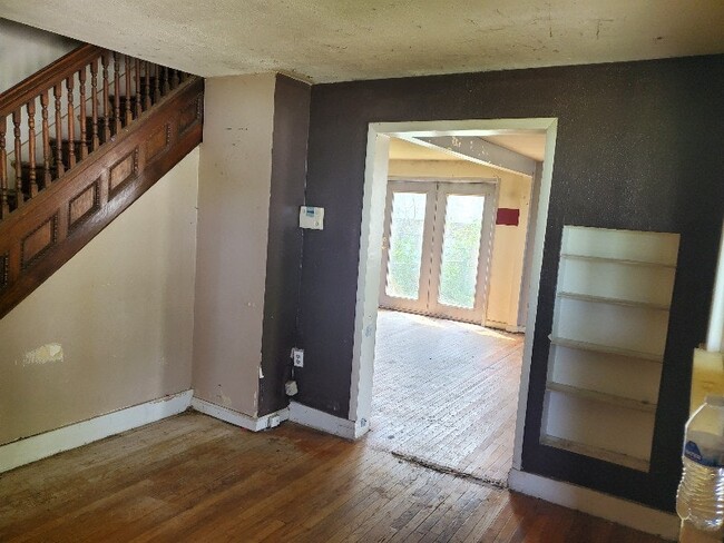 Photo - 410 N Branson St