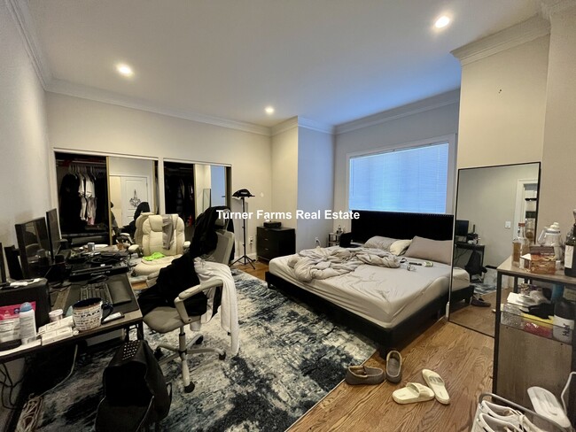 Photo - 32 Sumner St Apartments Unit 1