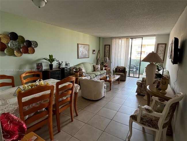 Photo - 1825 W 44th Pl Unit 707