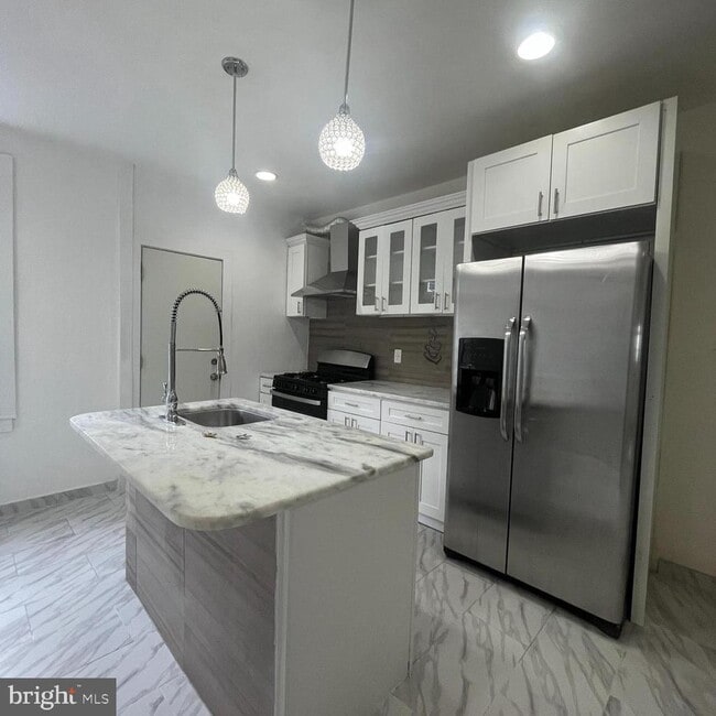 Photo - 5928 Chancellor St