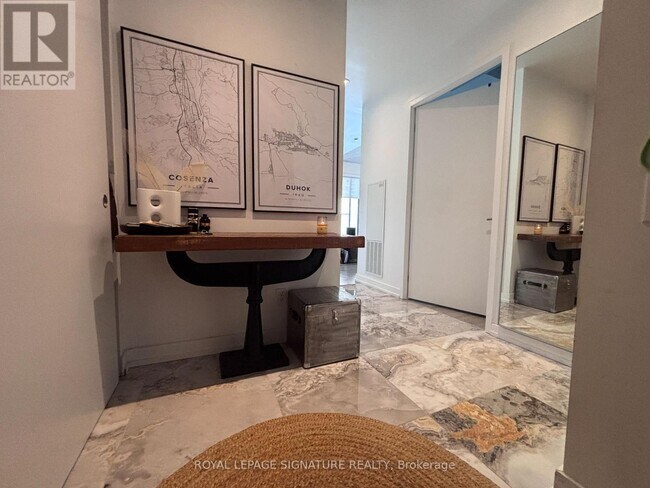 Photo - 161 Roehampton Ave Unité 208