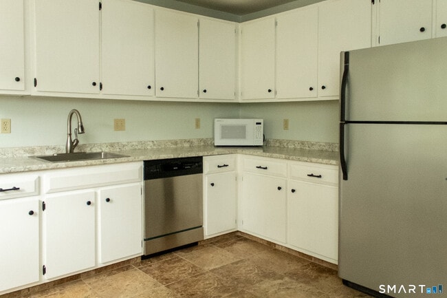 1 Bradley Cir Unit J