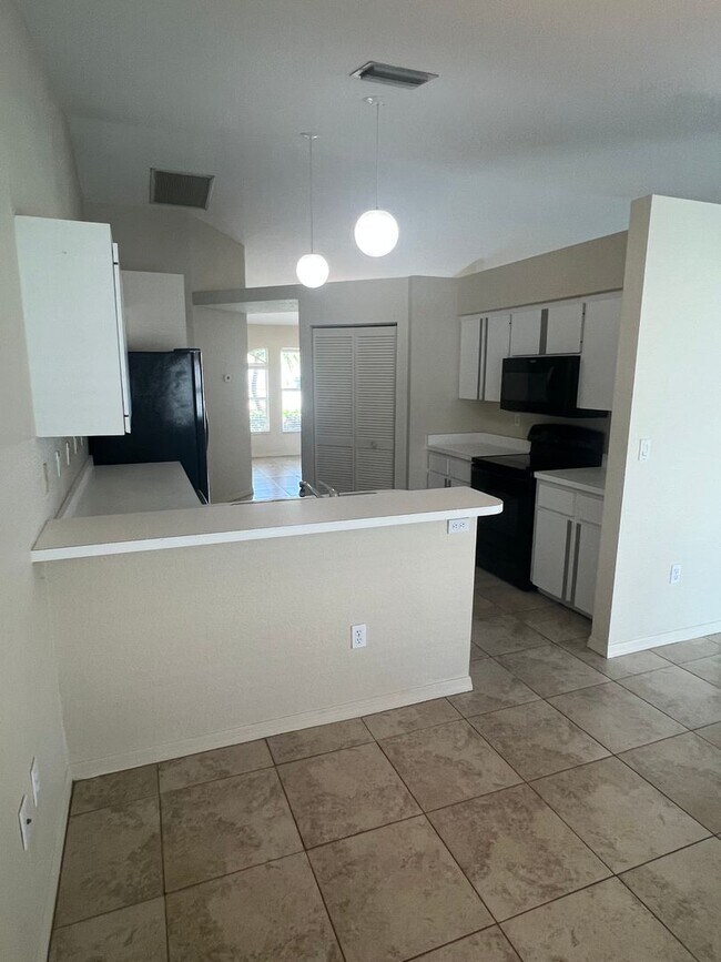 33 Orlando Blvd