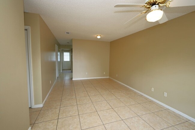 Photo - 6104 Vinnie Dr Unit B