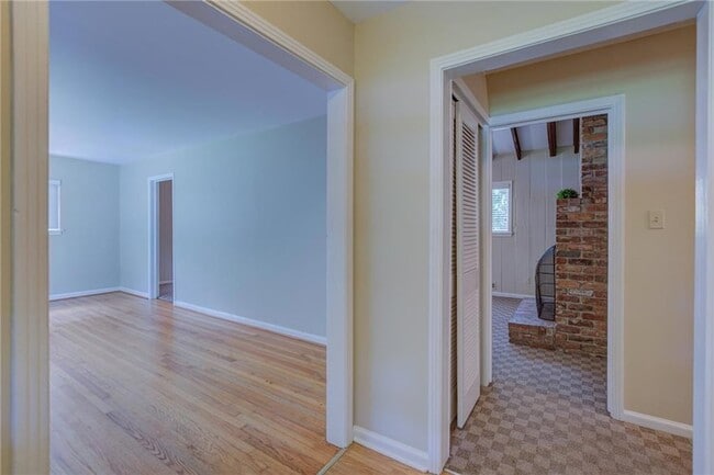 Photo - 1112 Franklin Cir NE