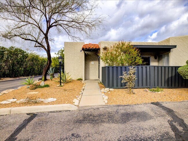 2 Bedroom 2 Bathroom - 2 Bedroom 2 Bathroom House