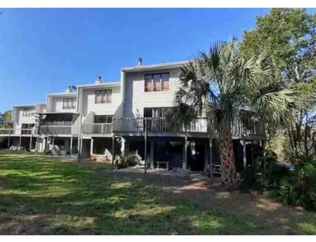 Building Photo - 9330 W Fort Island Trl Unit 1