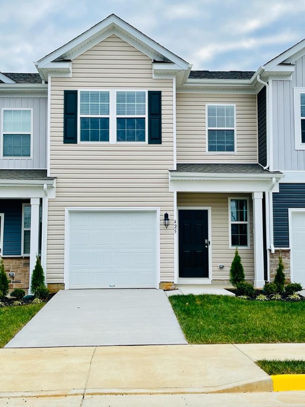 Photo - 425 Tevis St