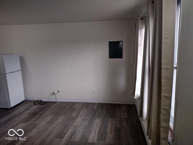 125 W Chestnut St