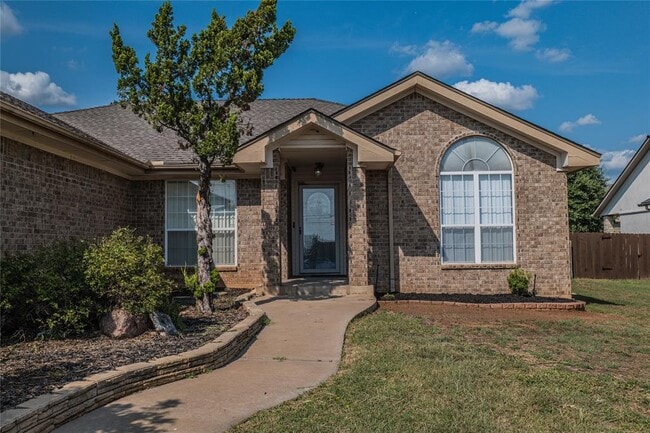 Photo - 303 Bridget Dr House