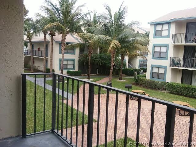 706 Executive Center Dr Unidad 24