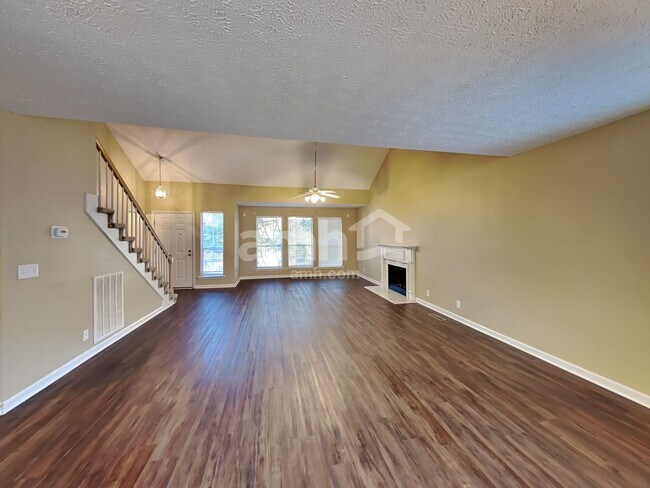 Photo - 196 Breakwater Dr