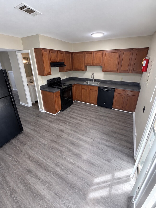 2 Bed - 2 - Kitchen Front