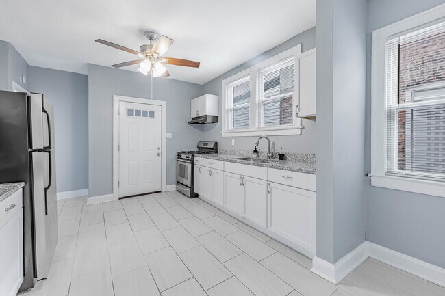 Photo - 7729 S Laflin St Unit 2