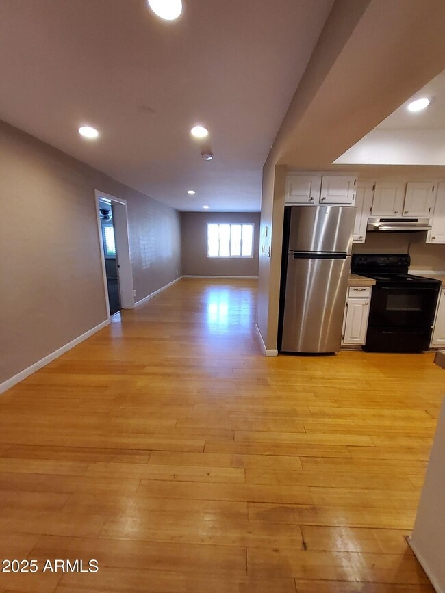 Photo - 2225 E Glenrosa Ave