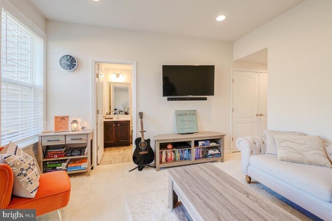 Photo - 9002 Spruce Tree Ln