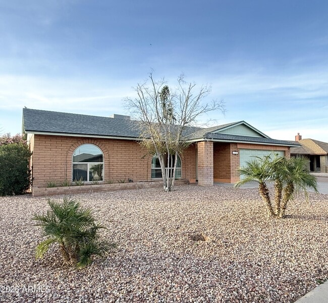 Photo - 720 W Vaughn St