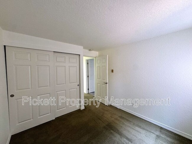 1700 W Sunn Fjord Ln