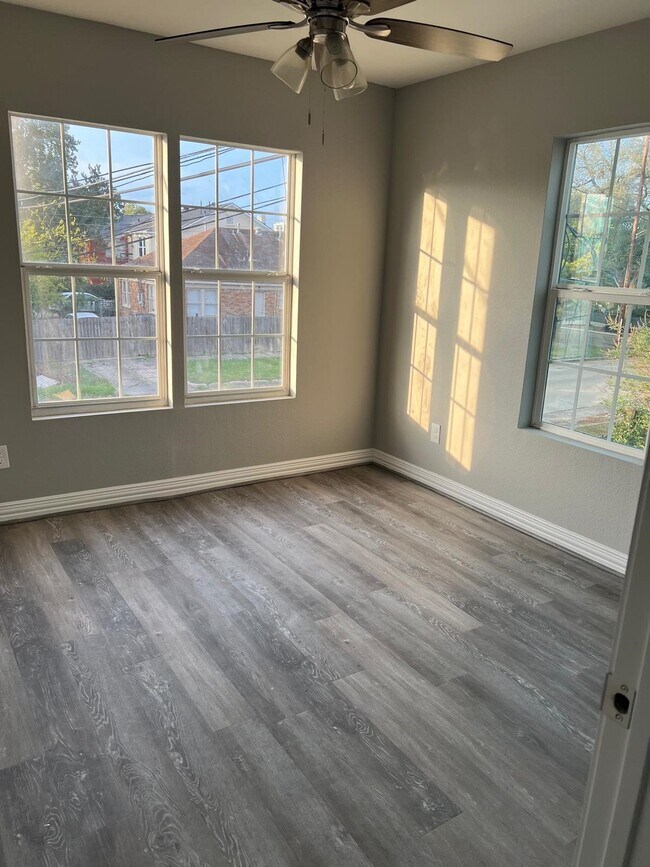 Photo - 4011 Delano St Unit 4