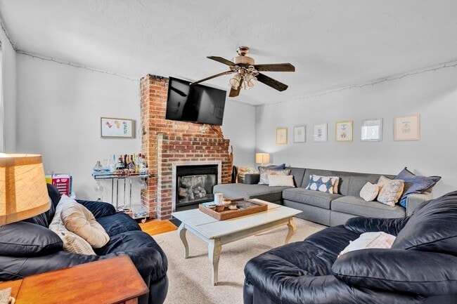 Photo - 442 W Fourth St Unit 2
