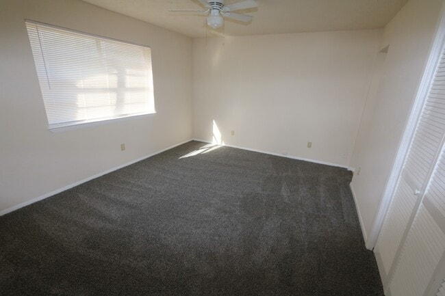 Building Photo - 8619 Parasol Ln