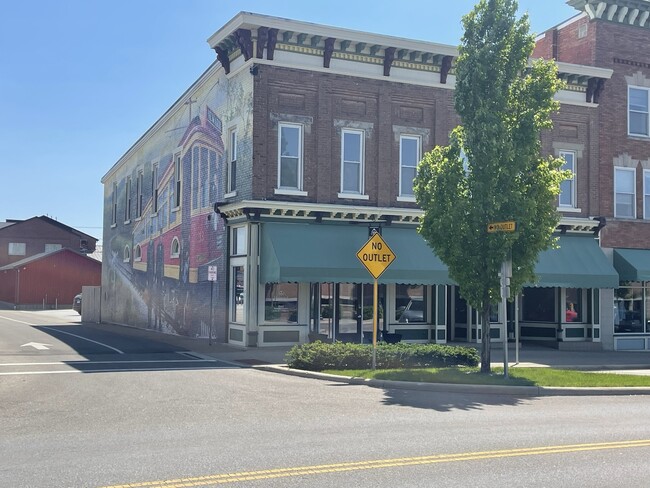 Building Photo - 46 S 2nd St Unit A