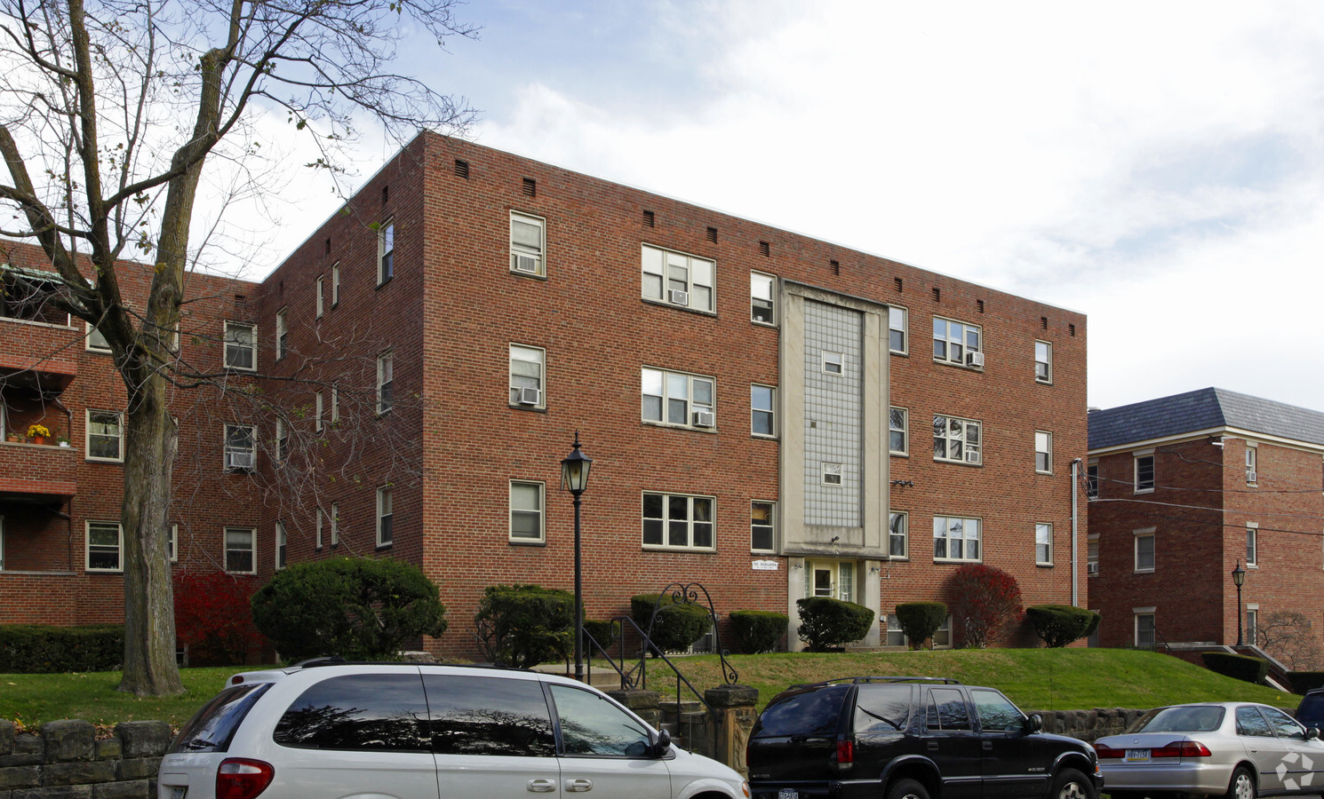 Photo - The Highlander Apartments