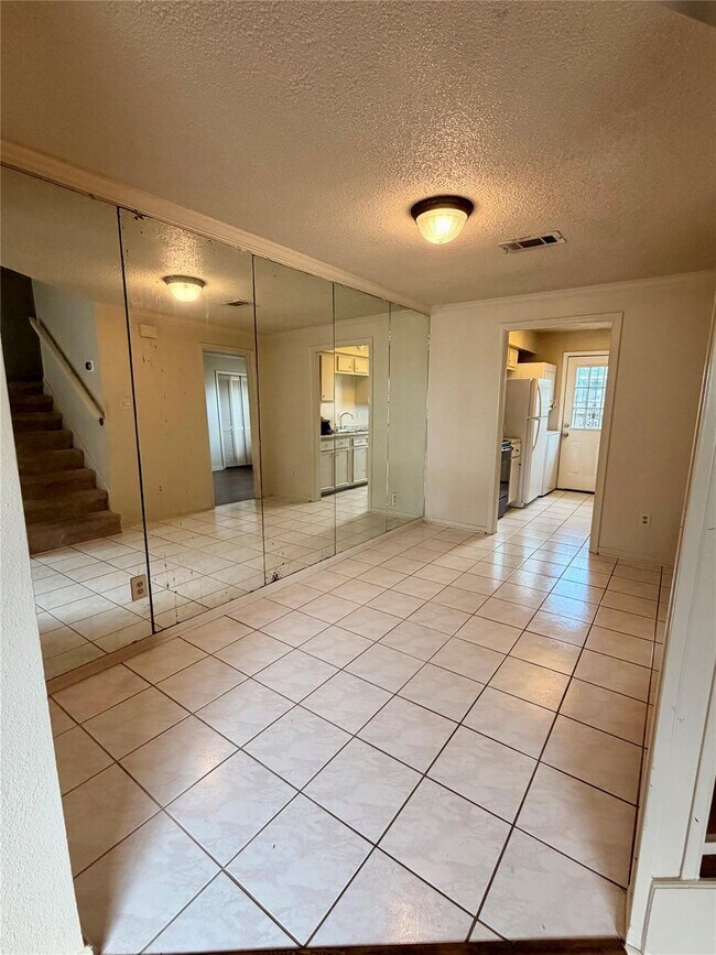 Photo - 7700 Creekbend Dr