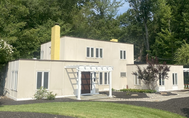 Building Photo - 1013 Overbrook Rd Rental
